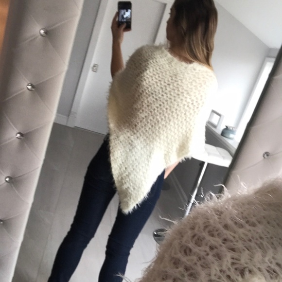 ๐HP๐Fuzzy Cowl - Picture 4 of 7